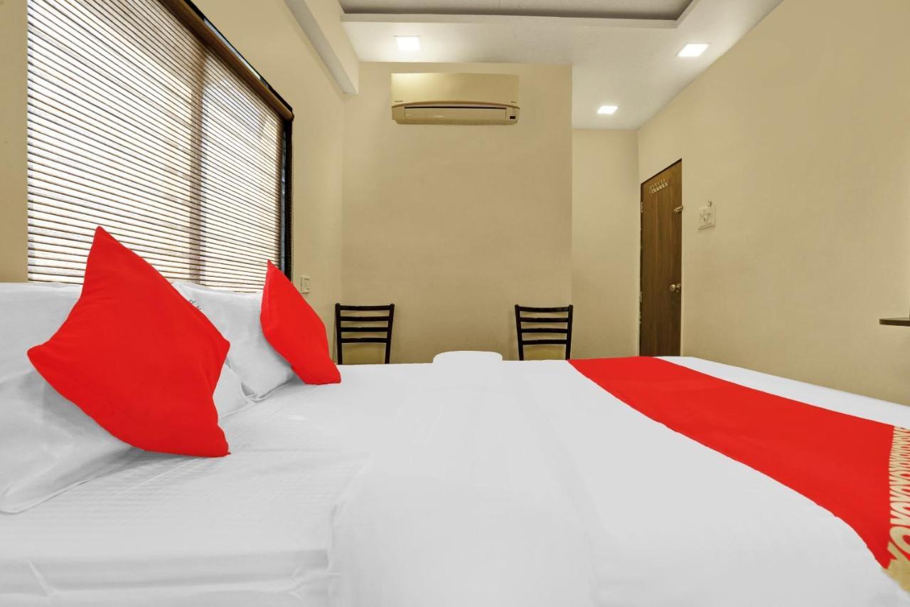 Hotel O Nandi Palace Lodging And Boarding Ulhasnagar ภายนอก รูปภาพ